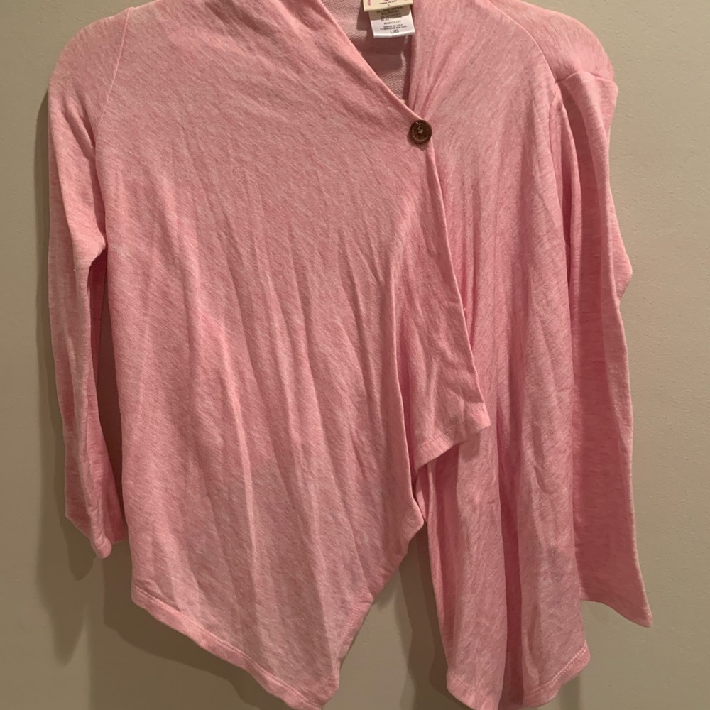 Pink cardigan with button to wear as a poncho